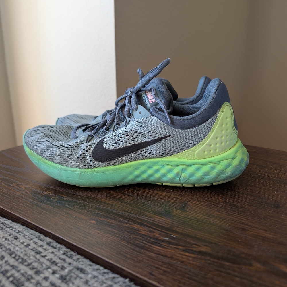 Nike Lunar Skyelux Ghost Gray Green  Running Athletic Shoes
